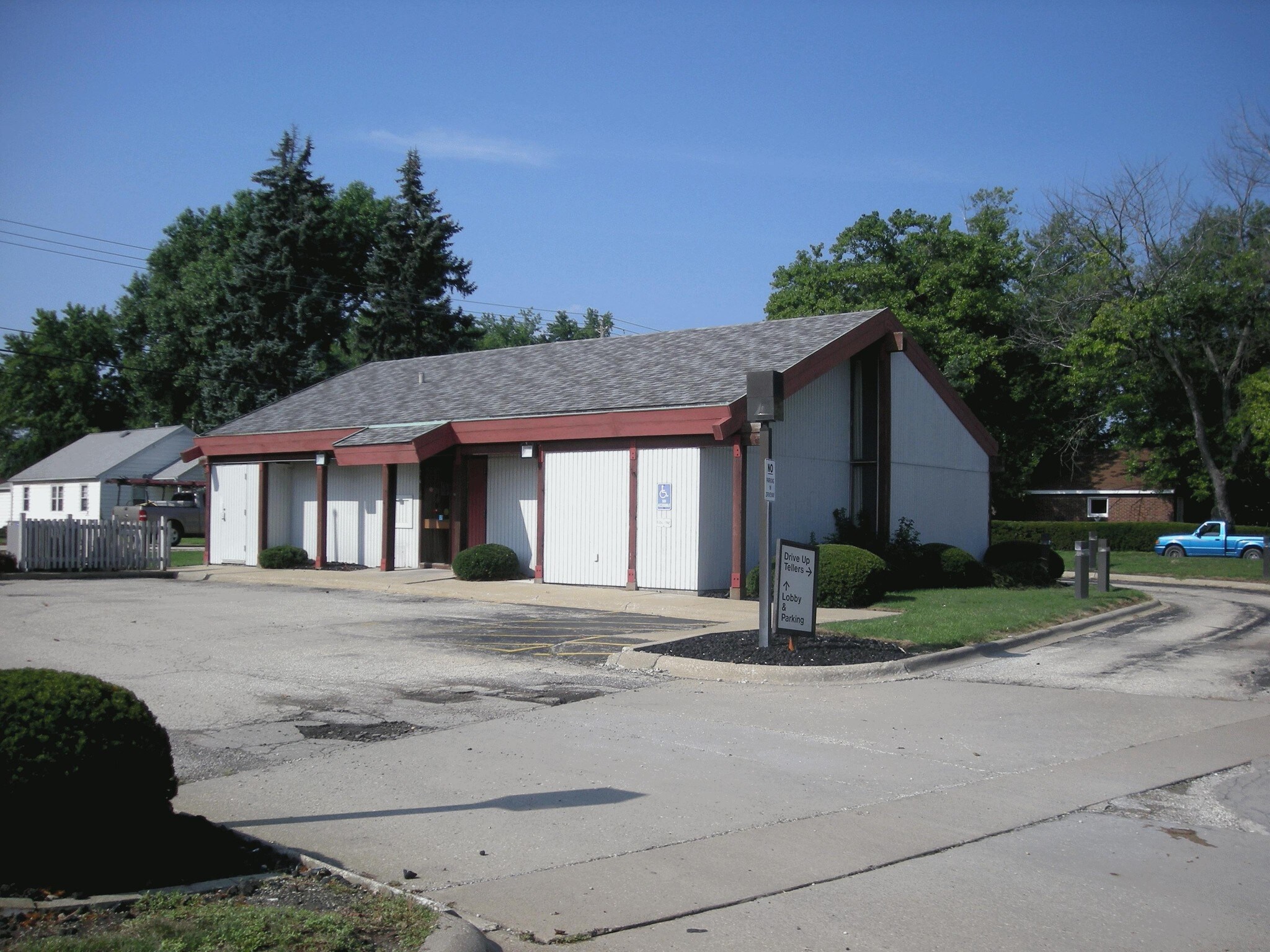 3222 W Harmon Hwy, Peoria, IL for Sale