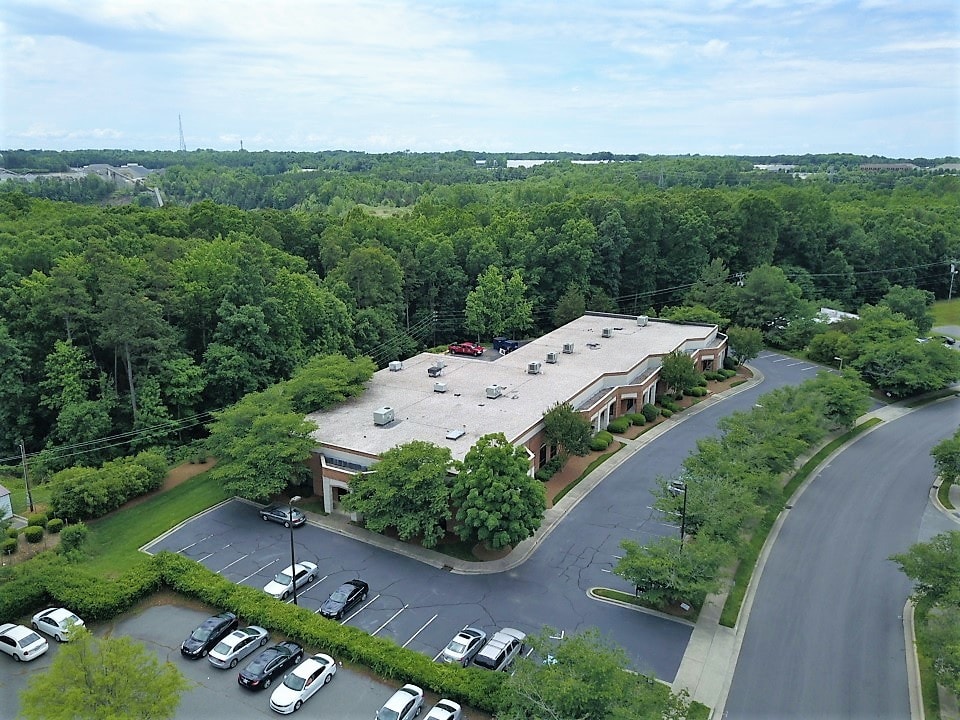 2400 Crownpoint Executive Dr, Charlotte, NC for Rent