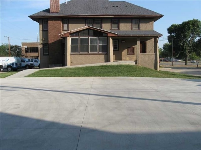 616 4th Ave SE, Cedar Rapids, IA for Rent