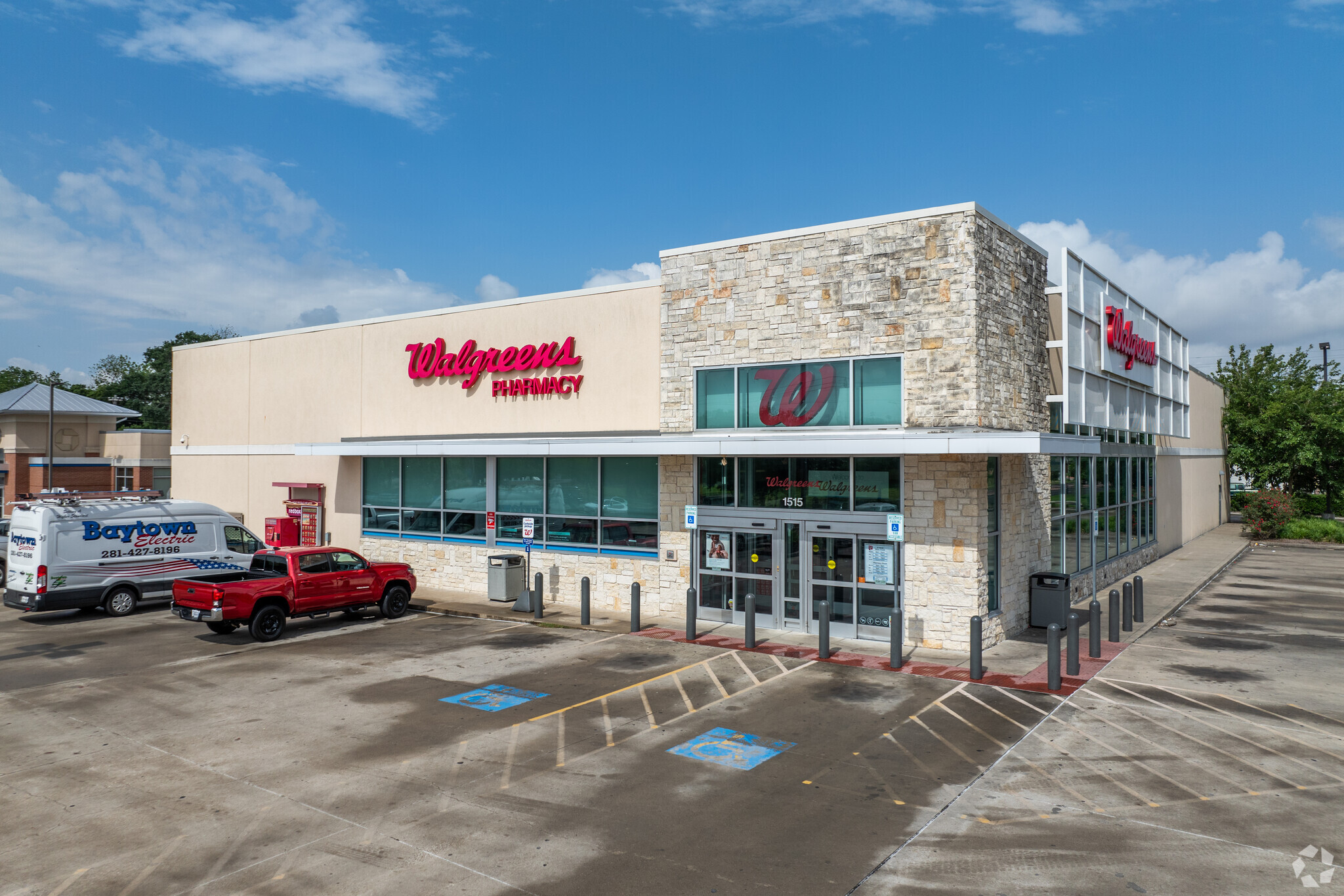 1515 N Alexander Dr, Baytown, TX for Sale
