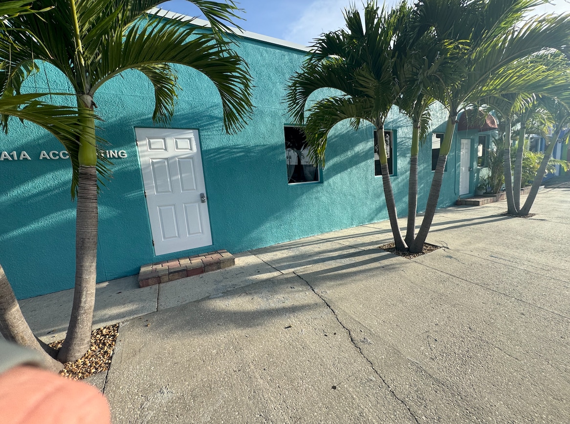 200 N 1st St, Cocoa Beach, FL for Sale