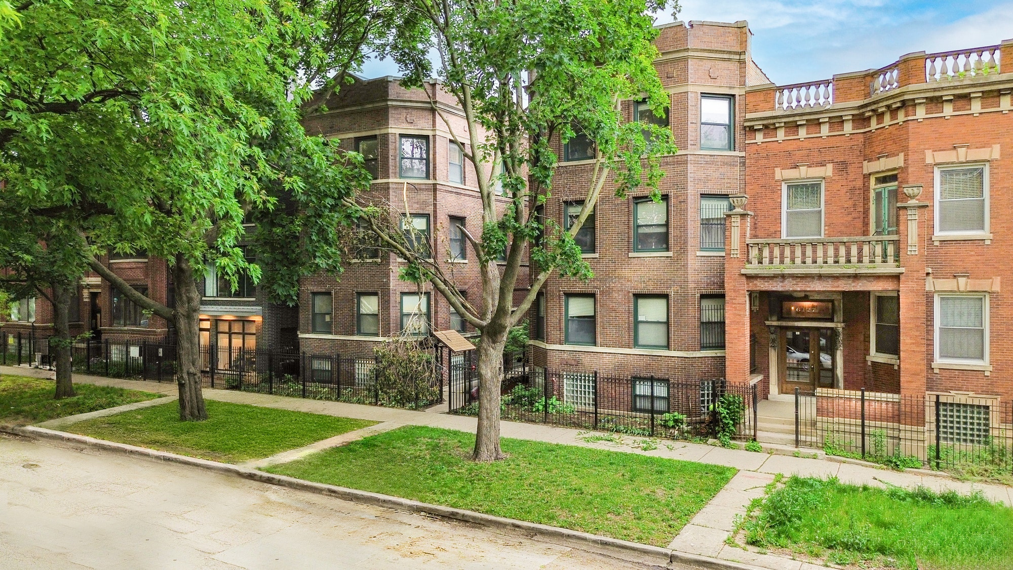 6119 S Greenwood Ave, Chicago, IL for Sale