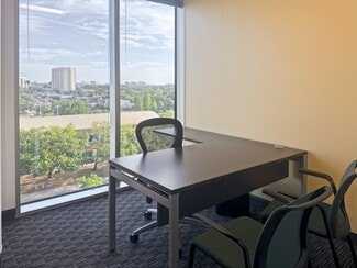 Tampa, FL Coworking Space - 4830 W Kennedy Blvd