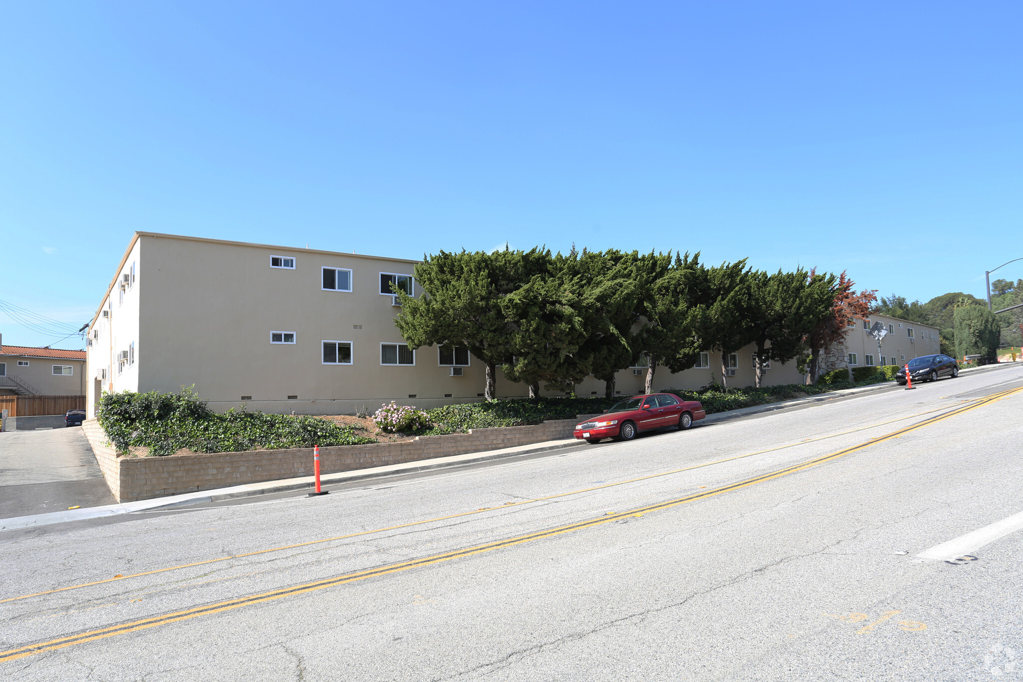 399 Erbes Rd, Thousand Oaks, CA for Sale