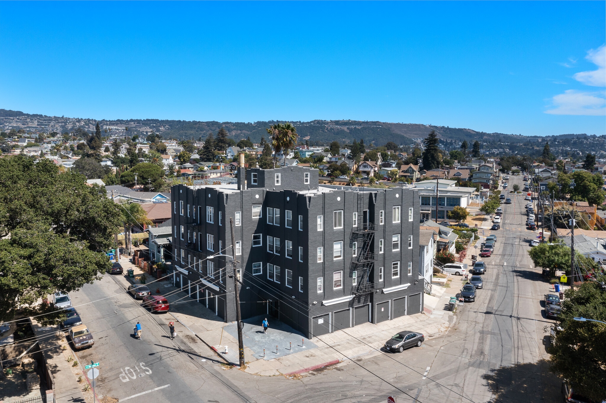 2100 51st Ave, Oakland, CA for Sale