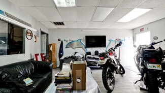 Bradenton, FL Flex - 3003-3015 62nd Ave Bradenton, FL Flex - 3003-3015 62nd Ave