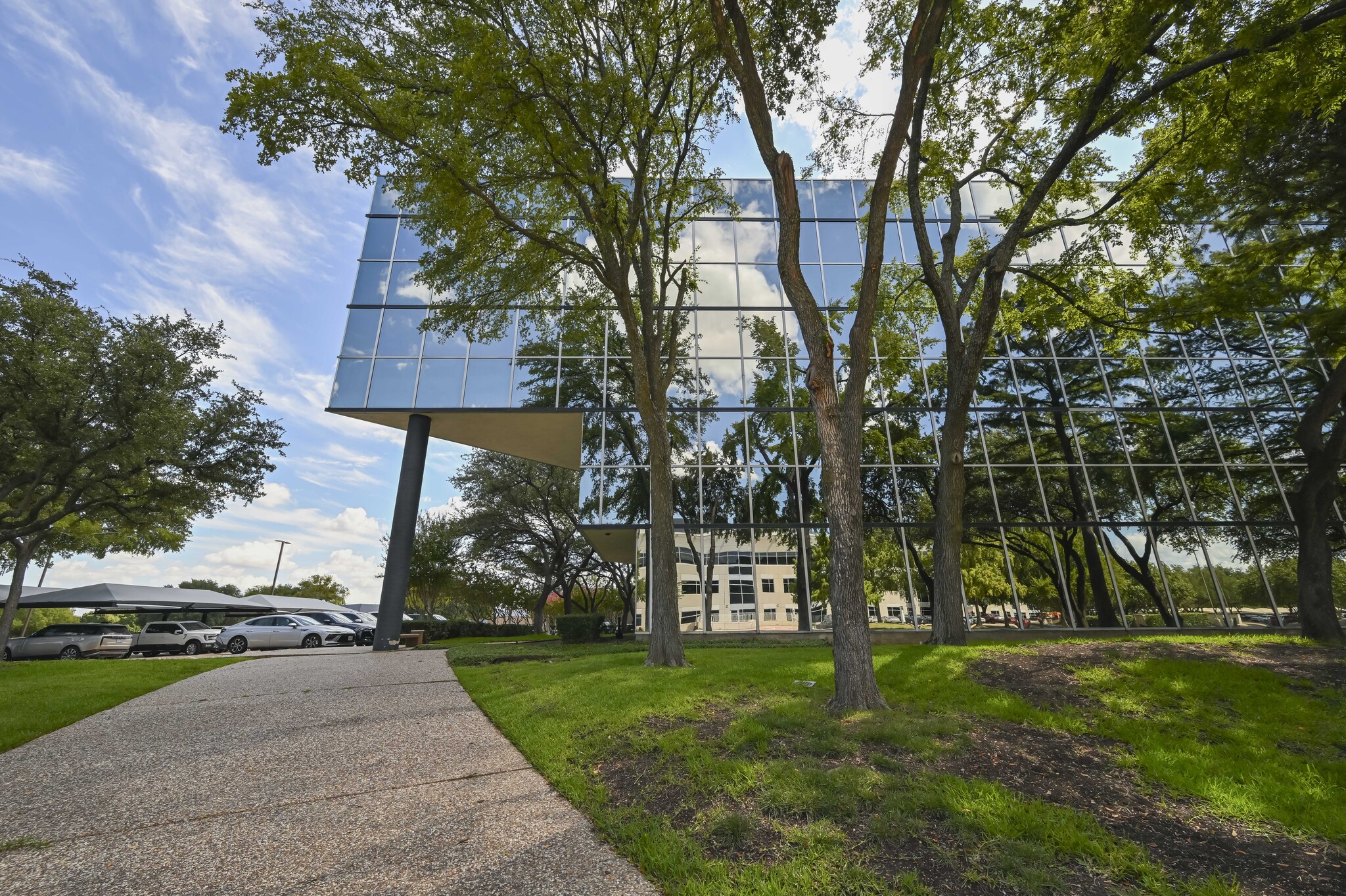 8600 Freeport Pky, Irving, TX for Sale