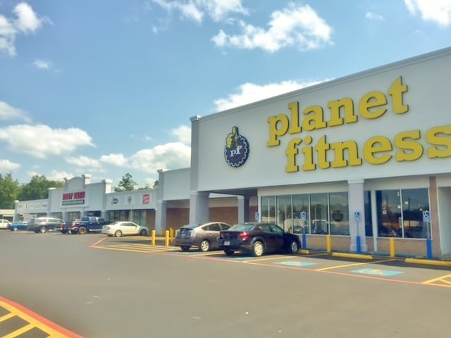 1906-1908 N Frazier St, Conroe, TX for Sale