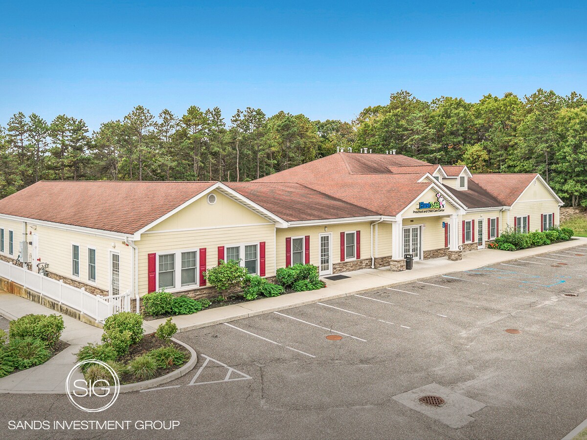 1400 Middle Country Rd, Middle Island, NY for Sale