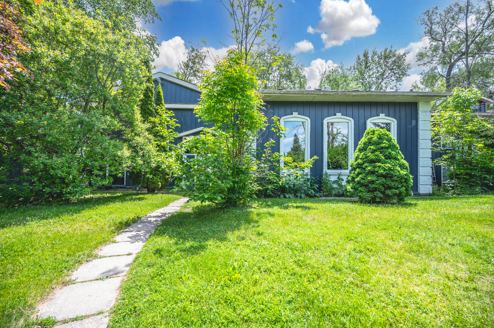 3071 Mosley St, Wasaga Beach, ON for Sale