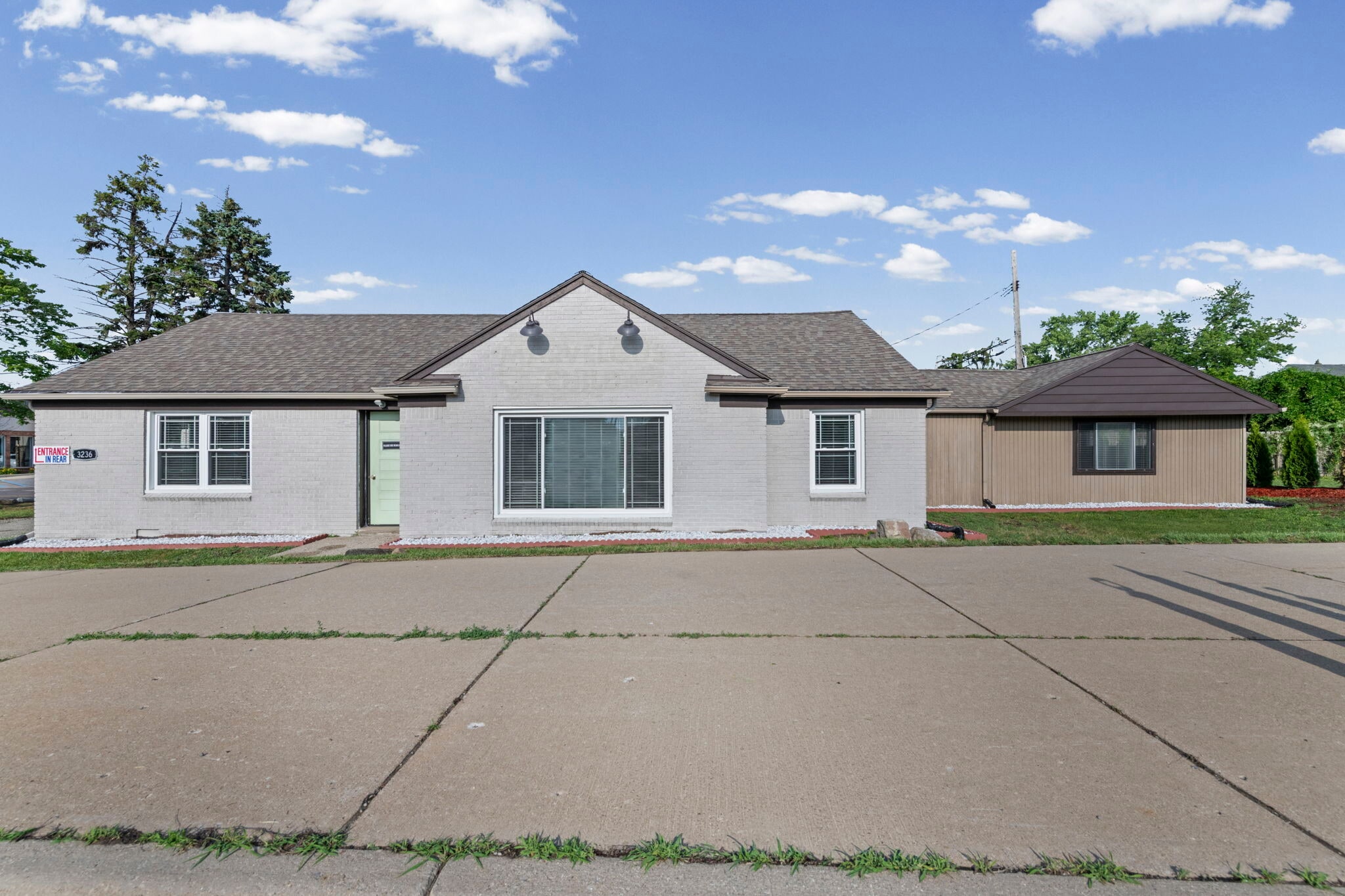 3236 Rochester Rd, Troy, MI for Rent