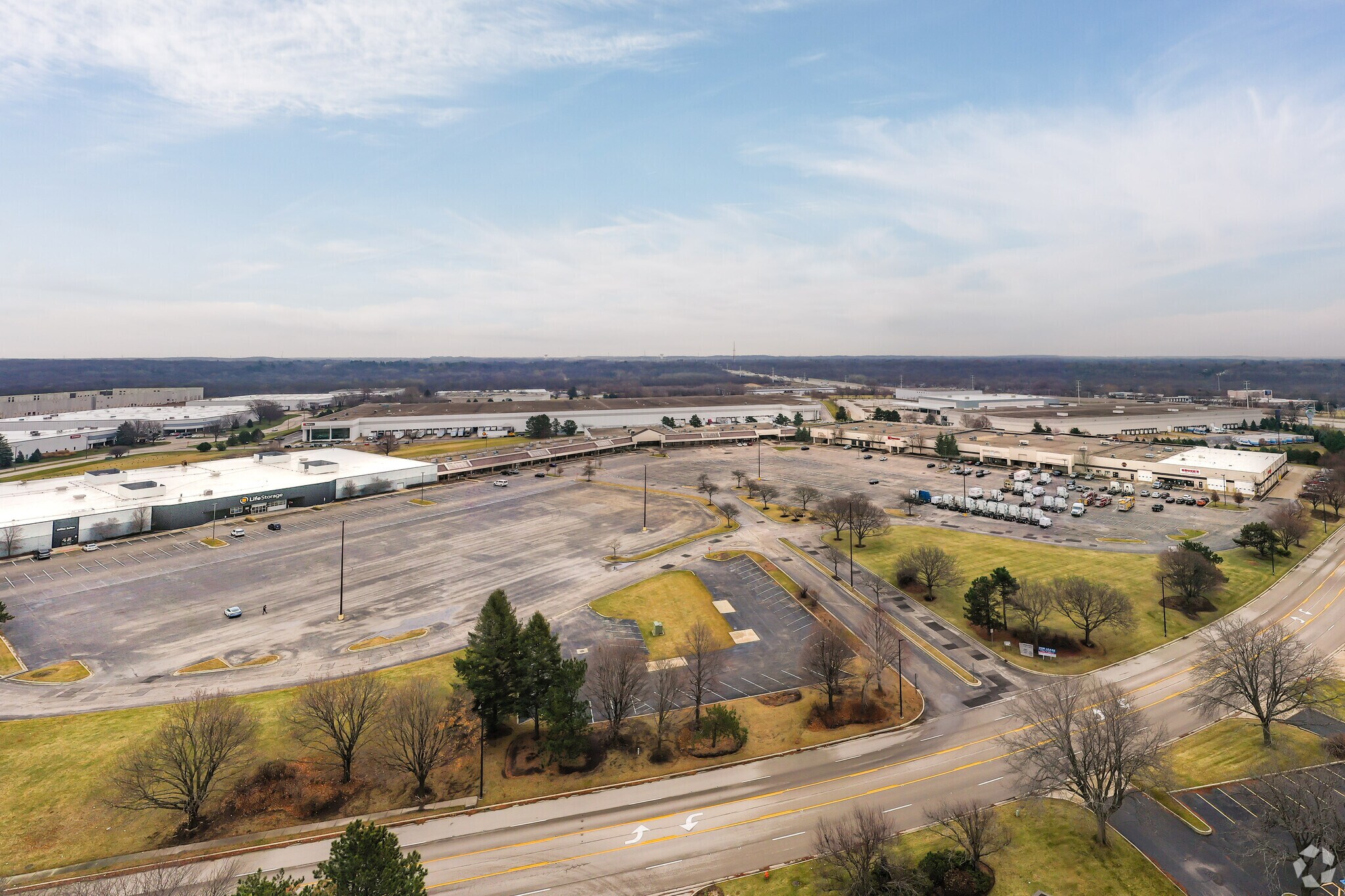 400460 Airport Rd Elgin, IL 60123 Flex Property for Lease on