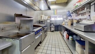 Costa Mesa, CA Retail - 488 E 17th St