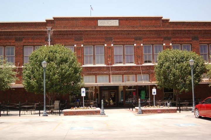 115 S Main St, Cleburne, TX for Rent