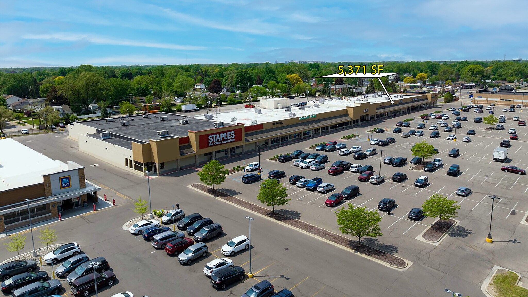 1077-1255 W 14 Mile Rd, Clawson, MI for Rent