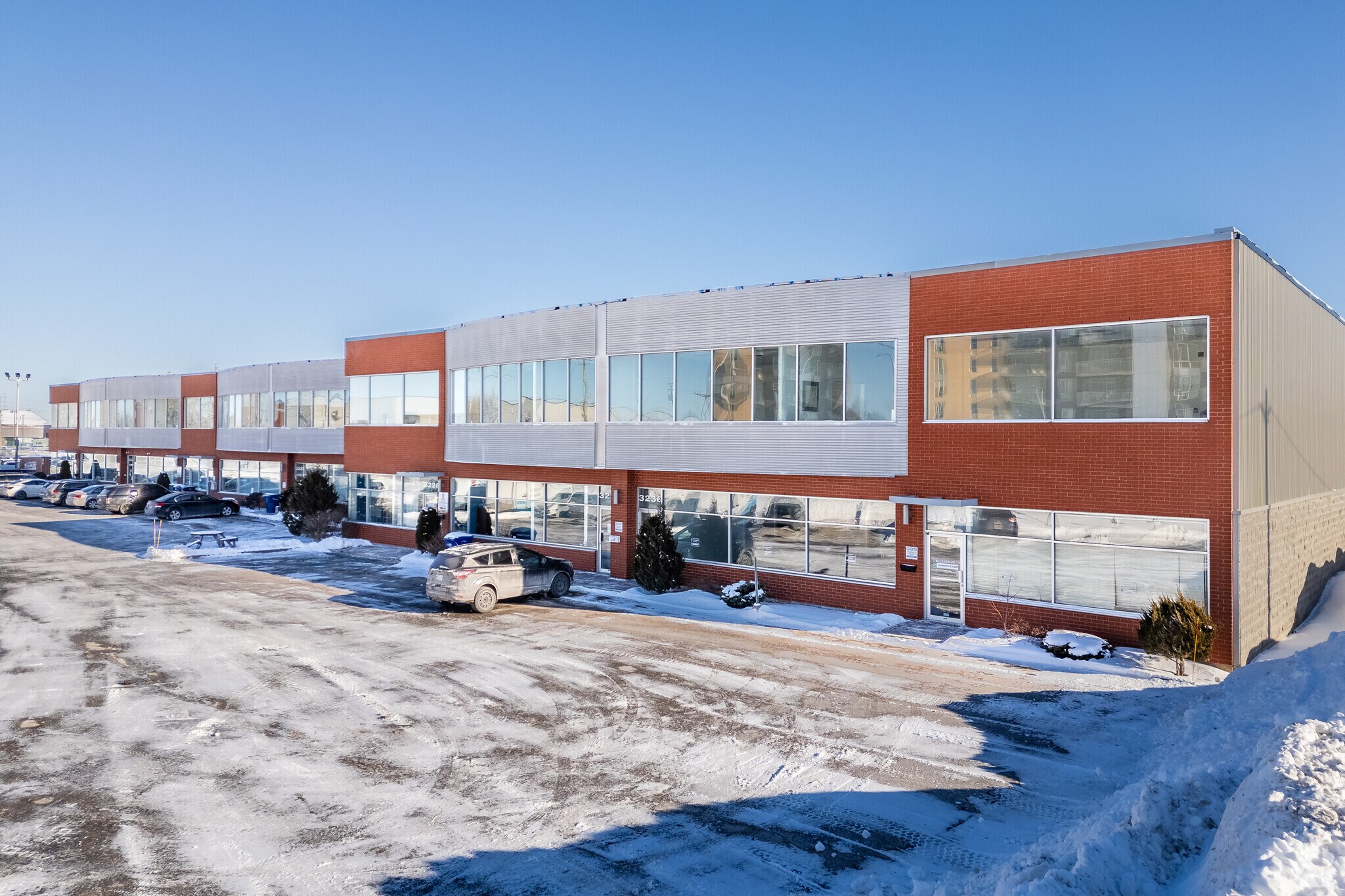3200-3228 Av Jacques-Bureau, Laval, QC for Rent