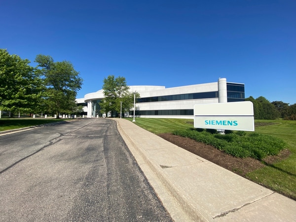 5755 New King Ct, Troy, MI for Sale