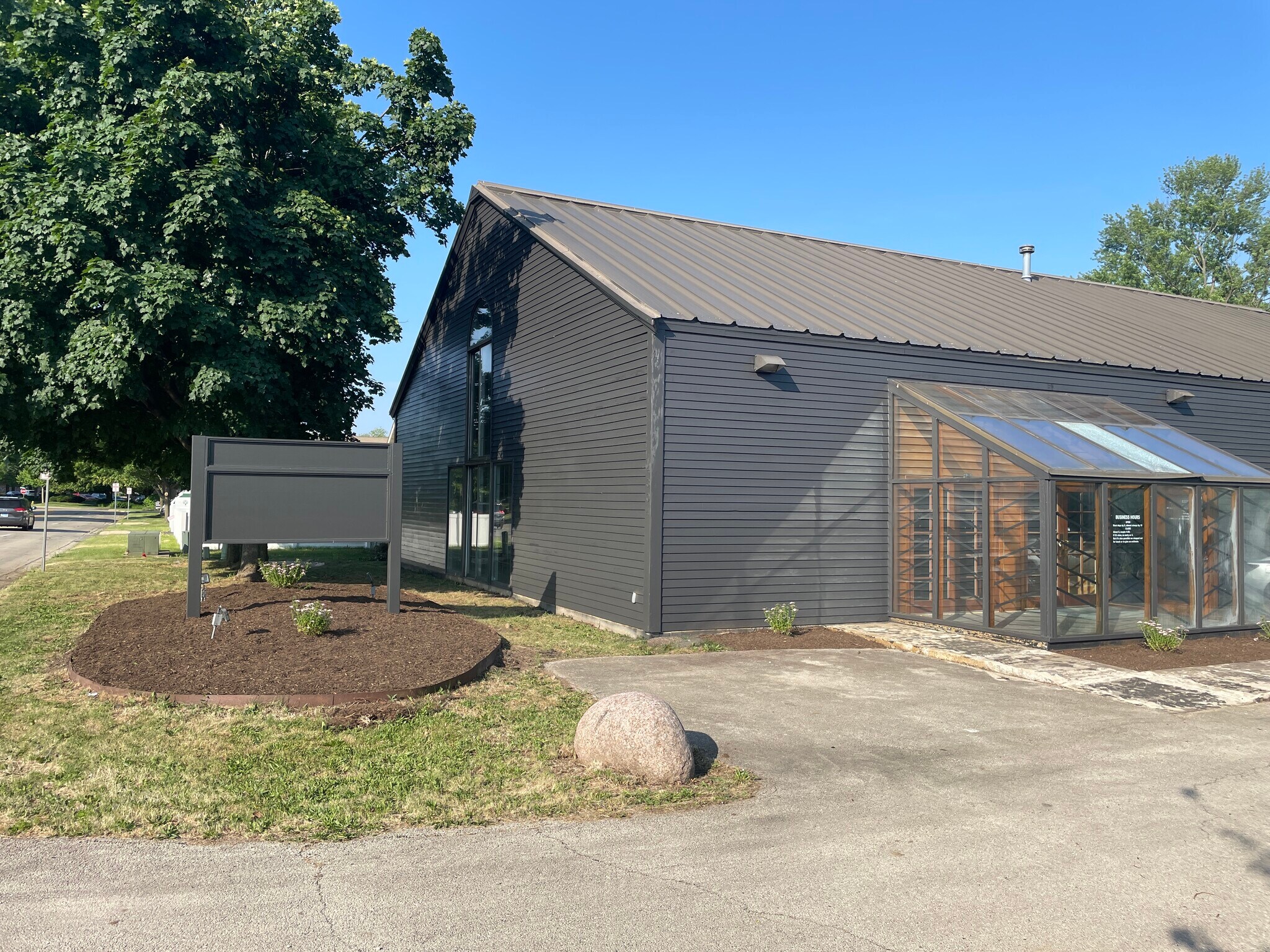 4304 Maray Dr Rockford, IL 61107 Retail Property for Sale on