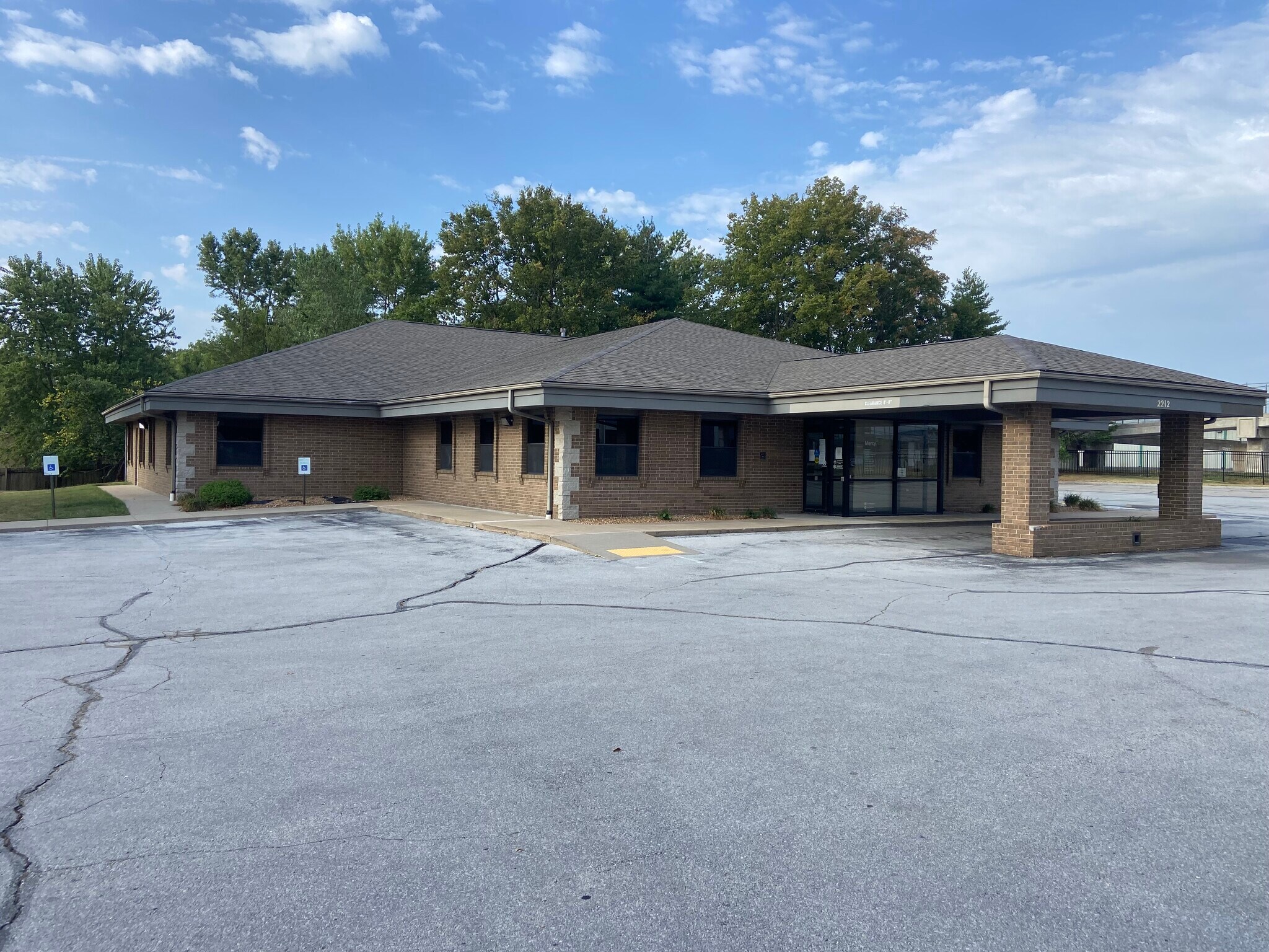 2212 W Kearney St, Springfield, MO for Sale