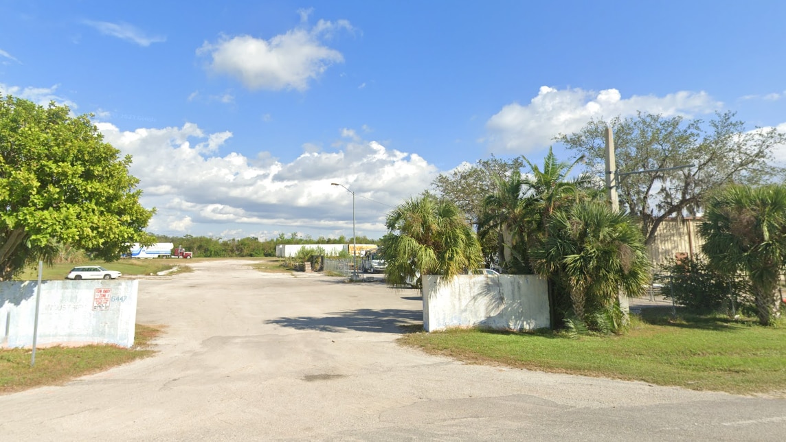 6445 33rd E st, Sarasota, FL for Sale