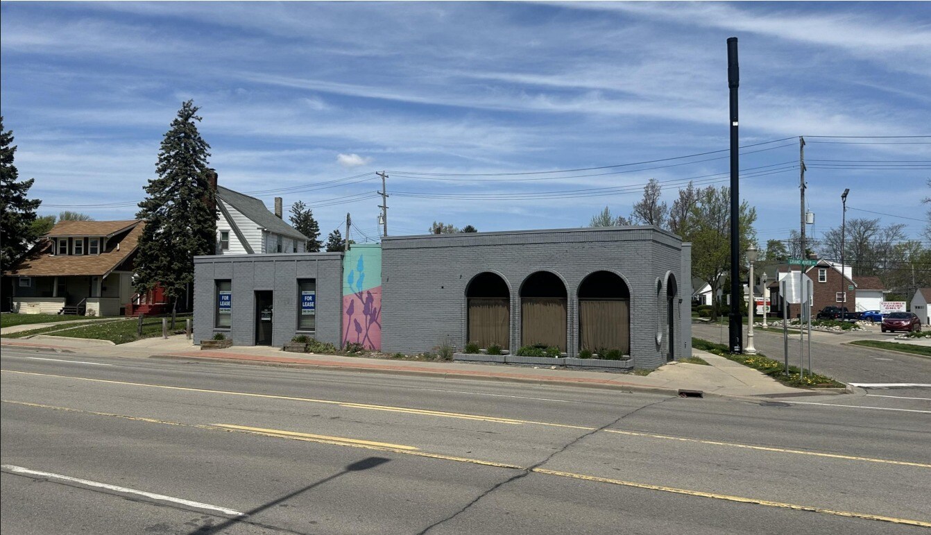1045-1047 E Grand River Ave, East Lansing, MI for Rent
