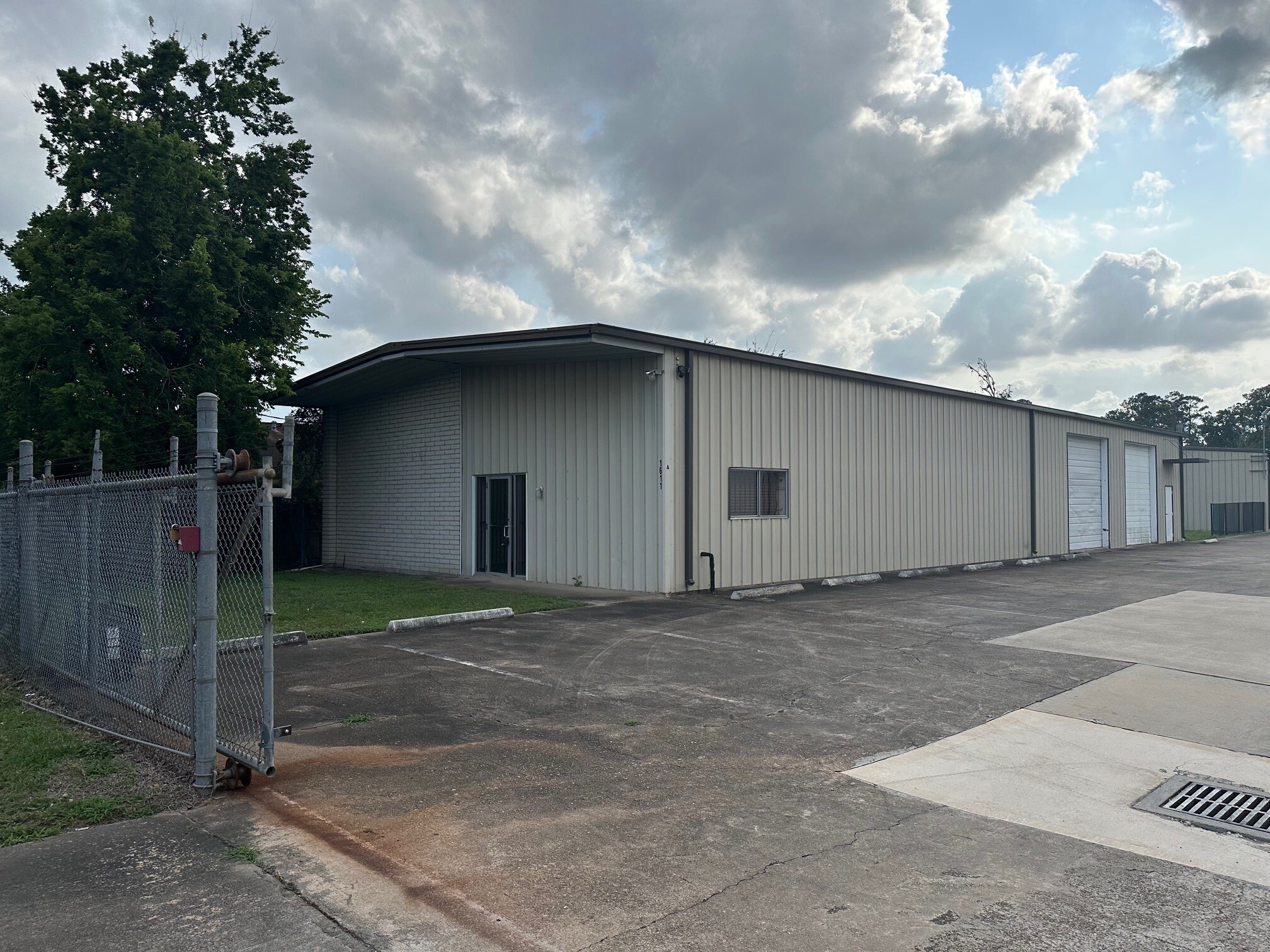 1611 Elmview Dr, Houston, TX for Rent