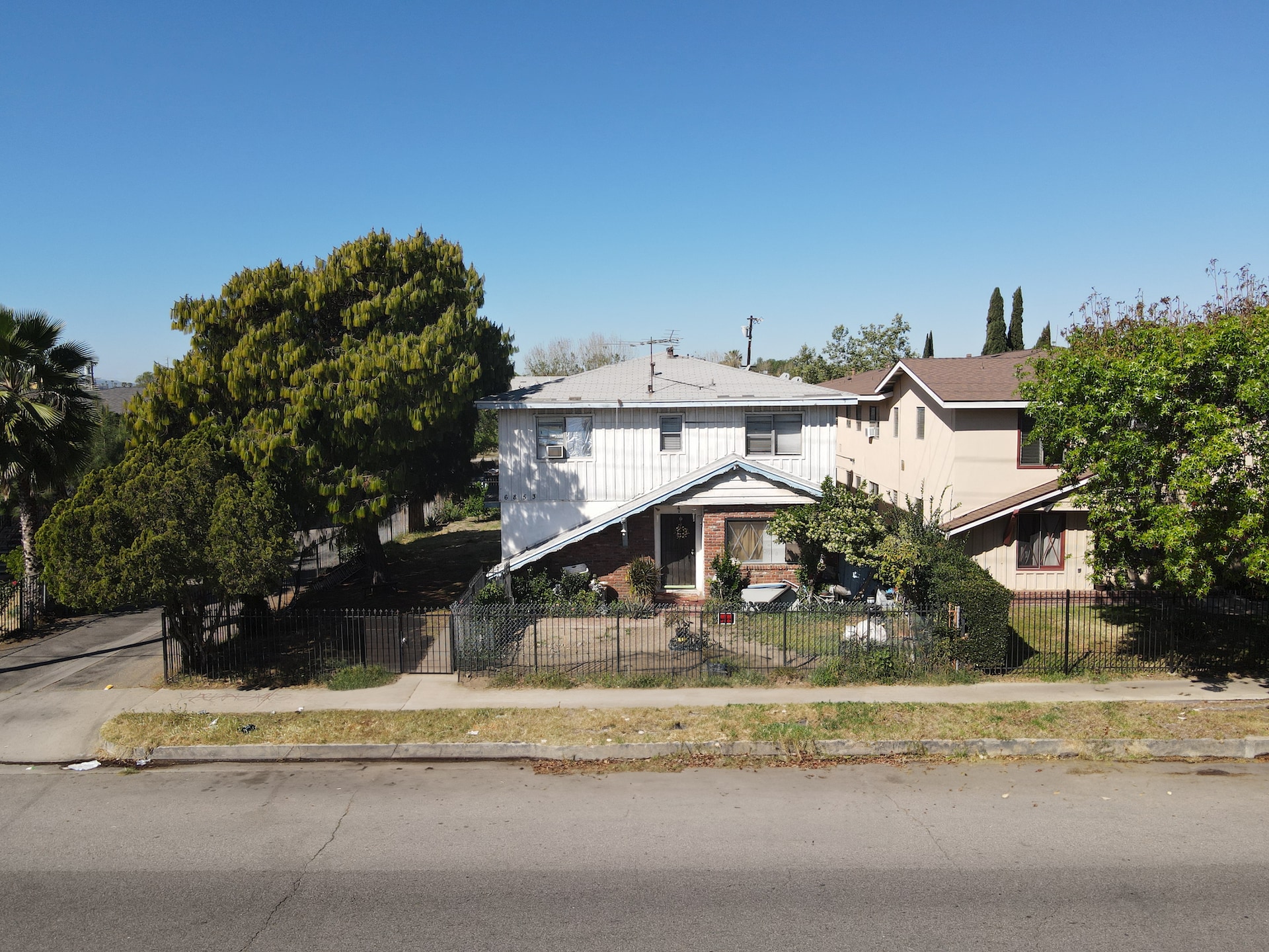 6853 Fulton Ave, North Hollywood, CA for Sale