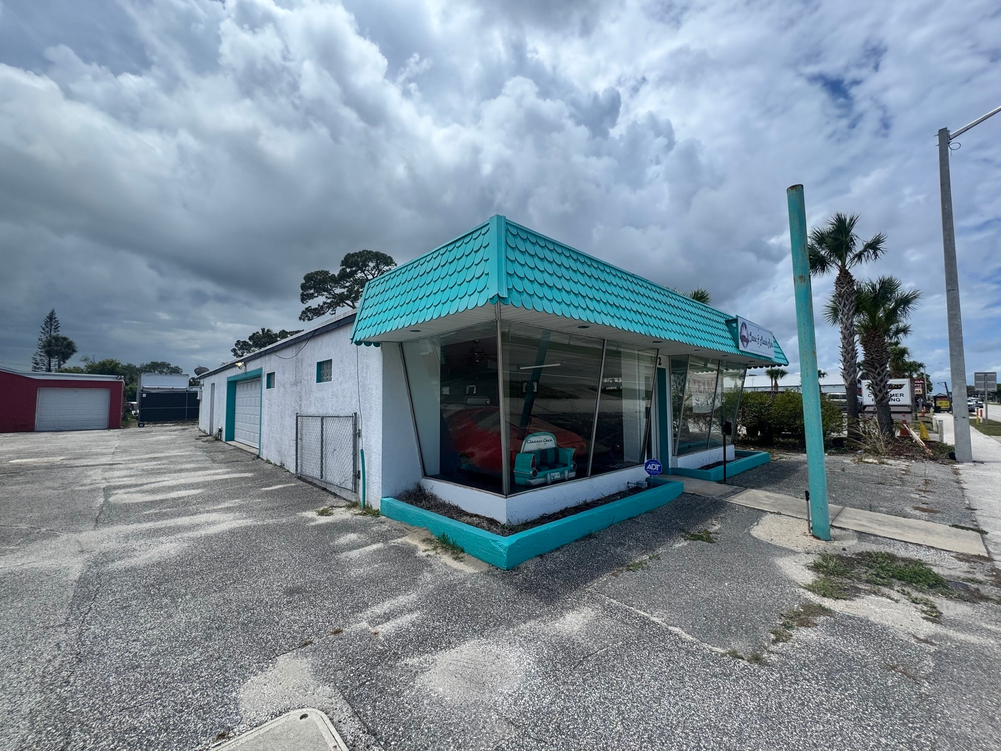 322 Ridgewood Ave, Daytona Beach, FL for Sale