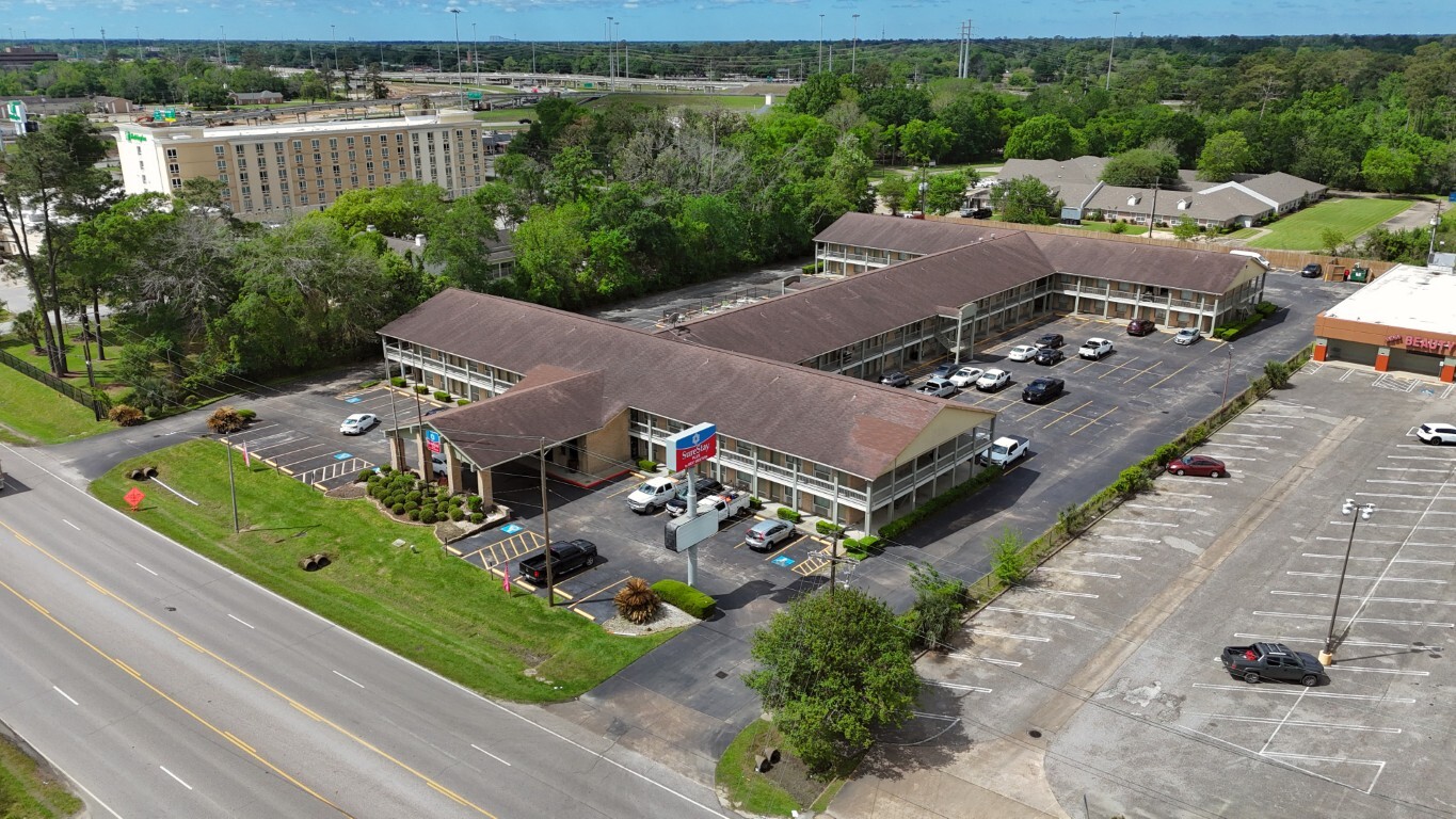 2155 N 11th St, Beaumont, TX for Sale