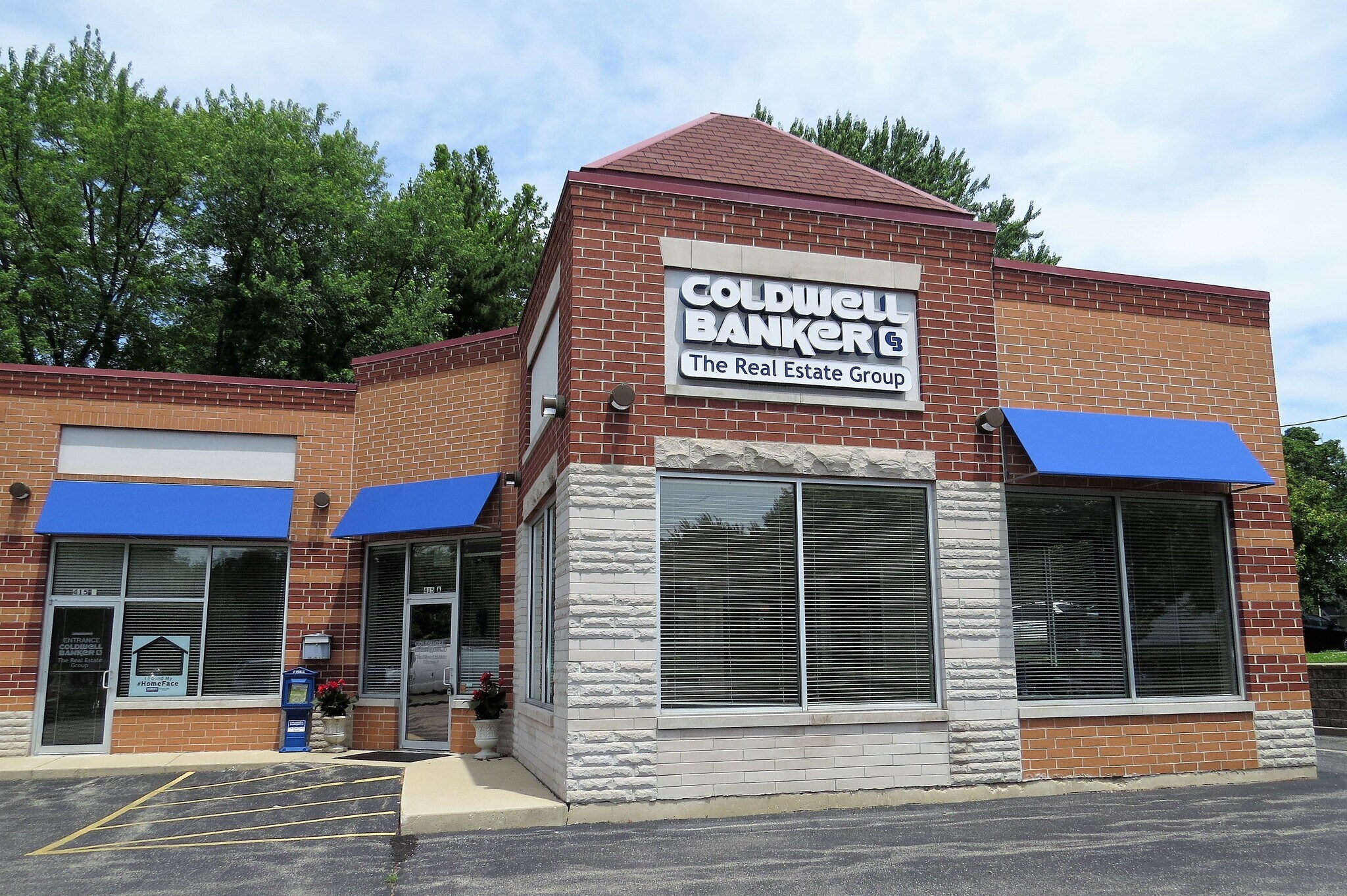 415 E State St, Geneva, IL for Rent