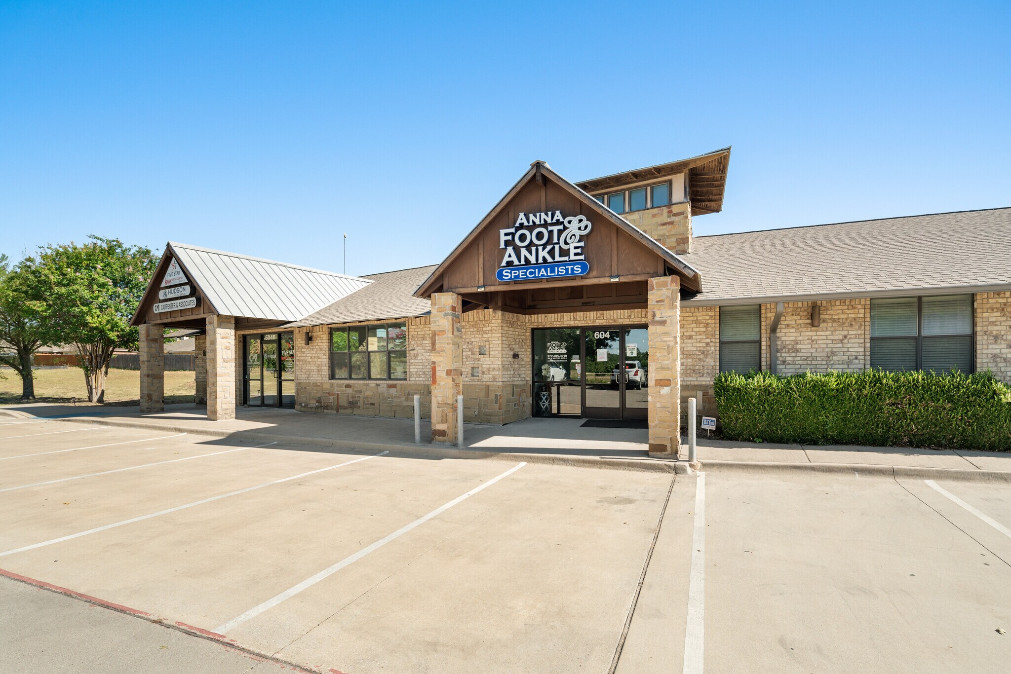 604 W White St Anna, TX 75409 Office Property for Sale on