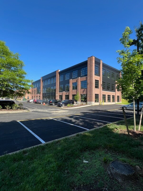 800 Creek View Rd, Newark, DE for Rent