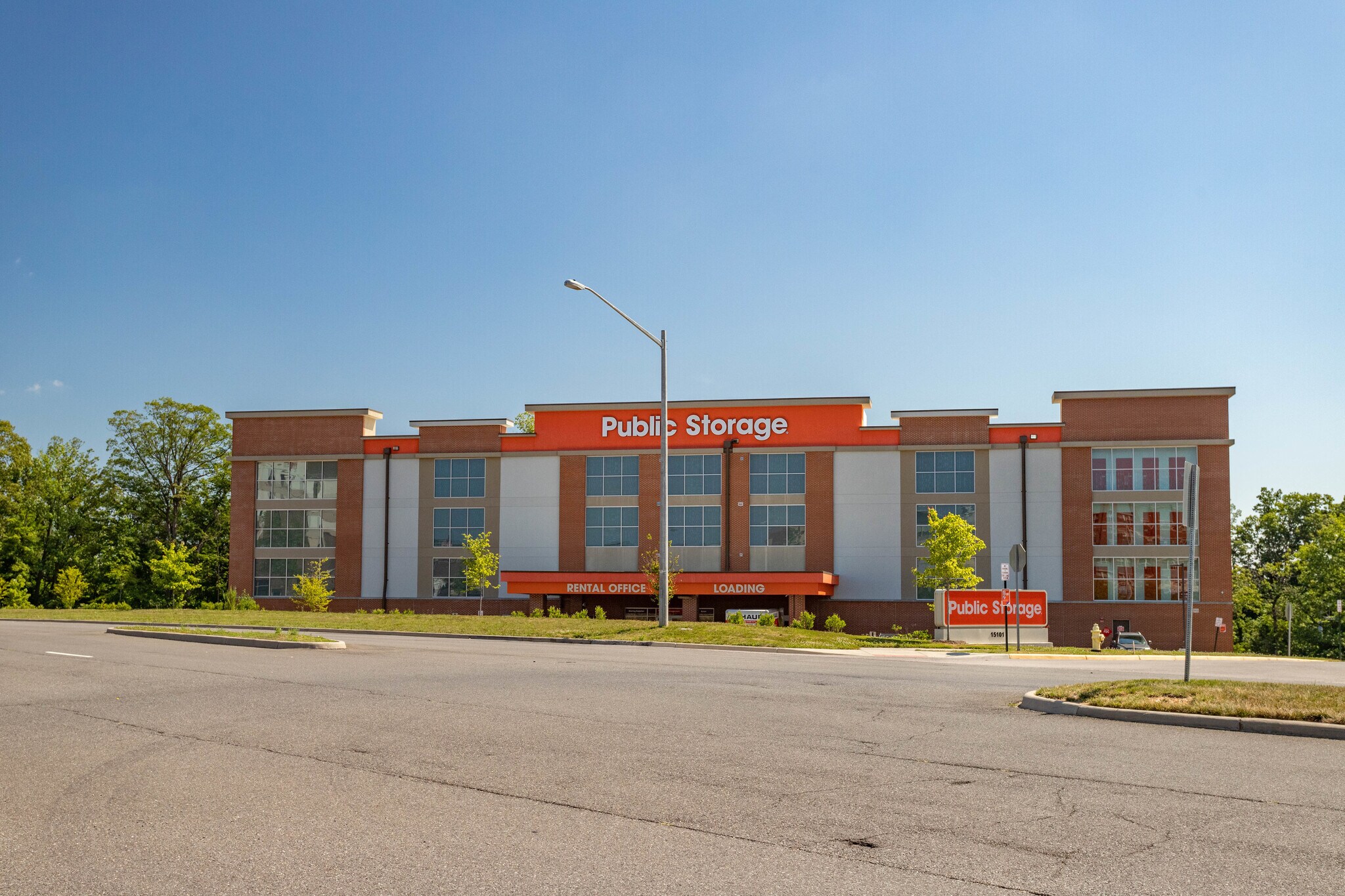 2701 Neabsco Common Plz Woodbridge, VA 22191 MultiFamily Property