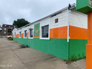 Monett, MO Freestanding - 10 E Broadway St