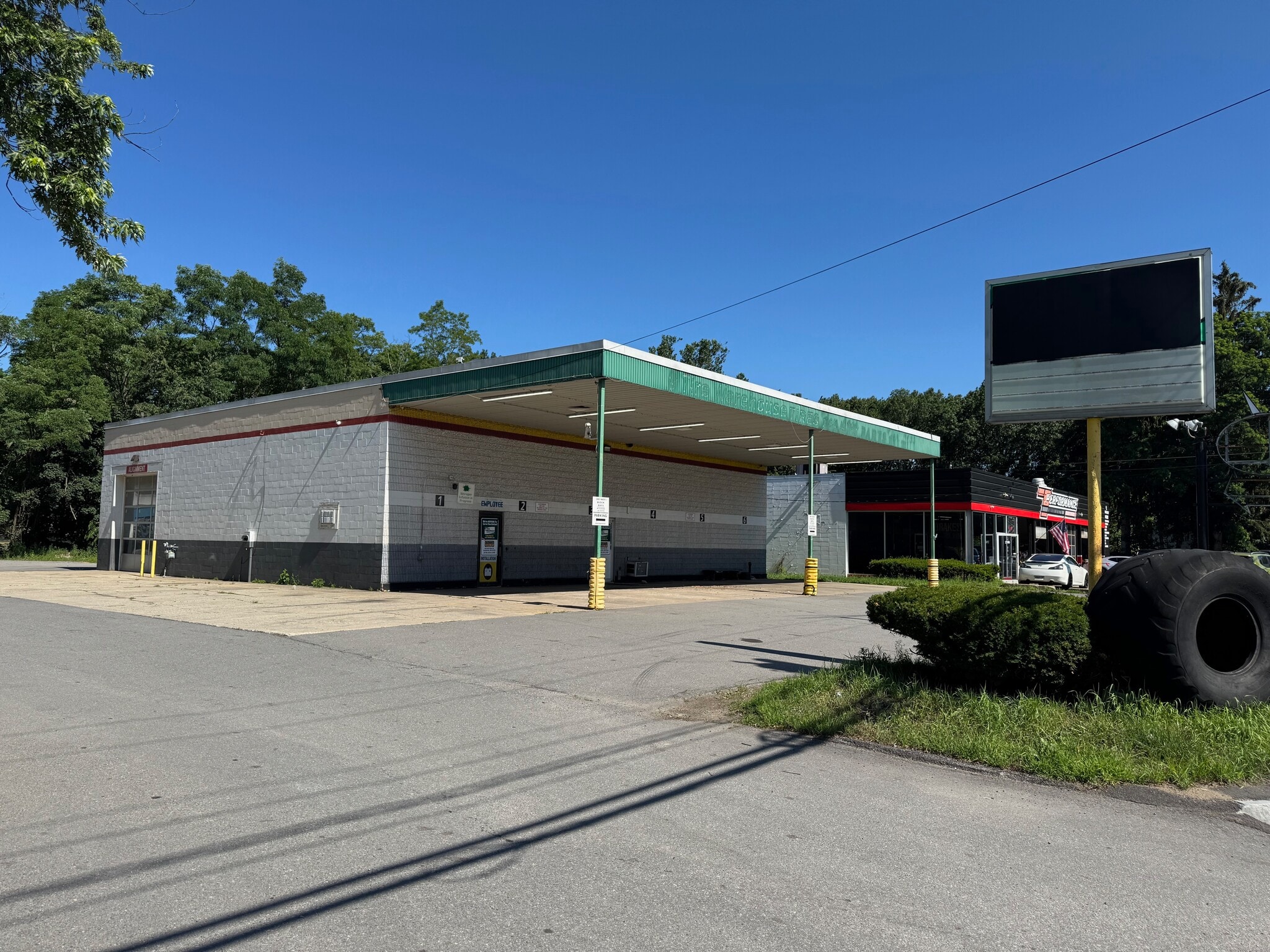 212 Bemis Rd, Fitchburg, MA for Sale