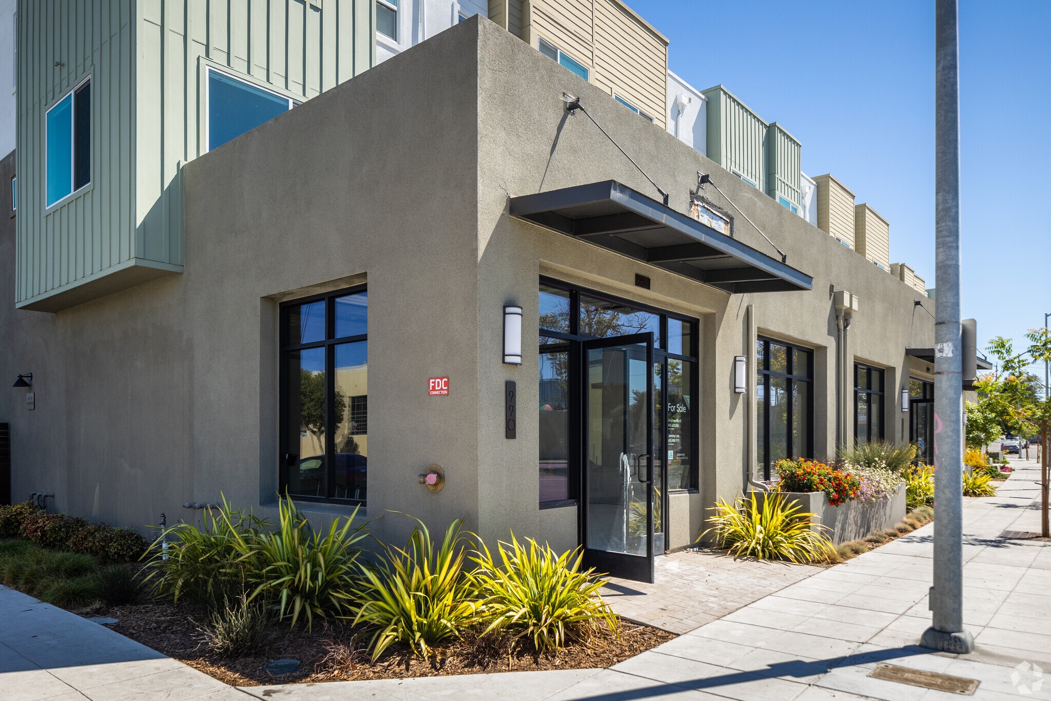 990 W Grand Ave, Oakland, CA for Sale