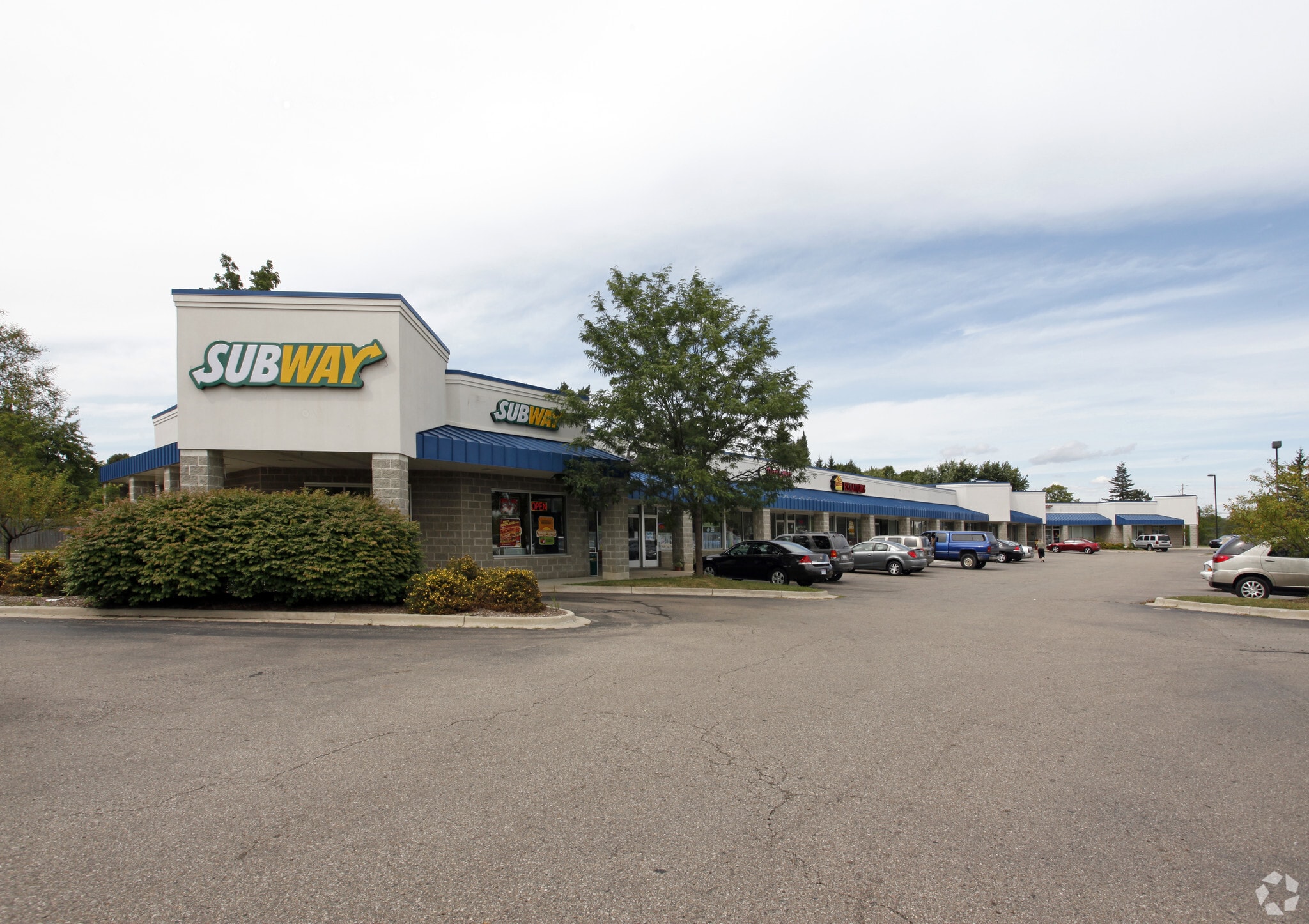 5515 Davison Rd, Burton, MI for Rent