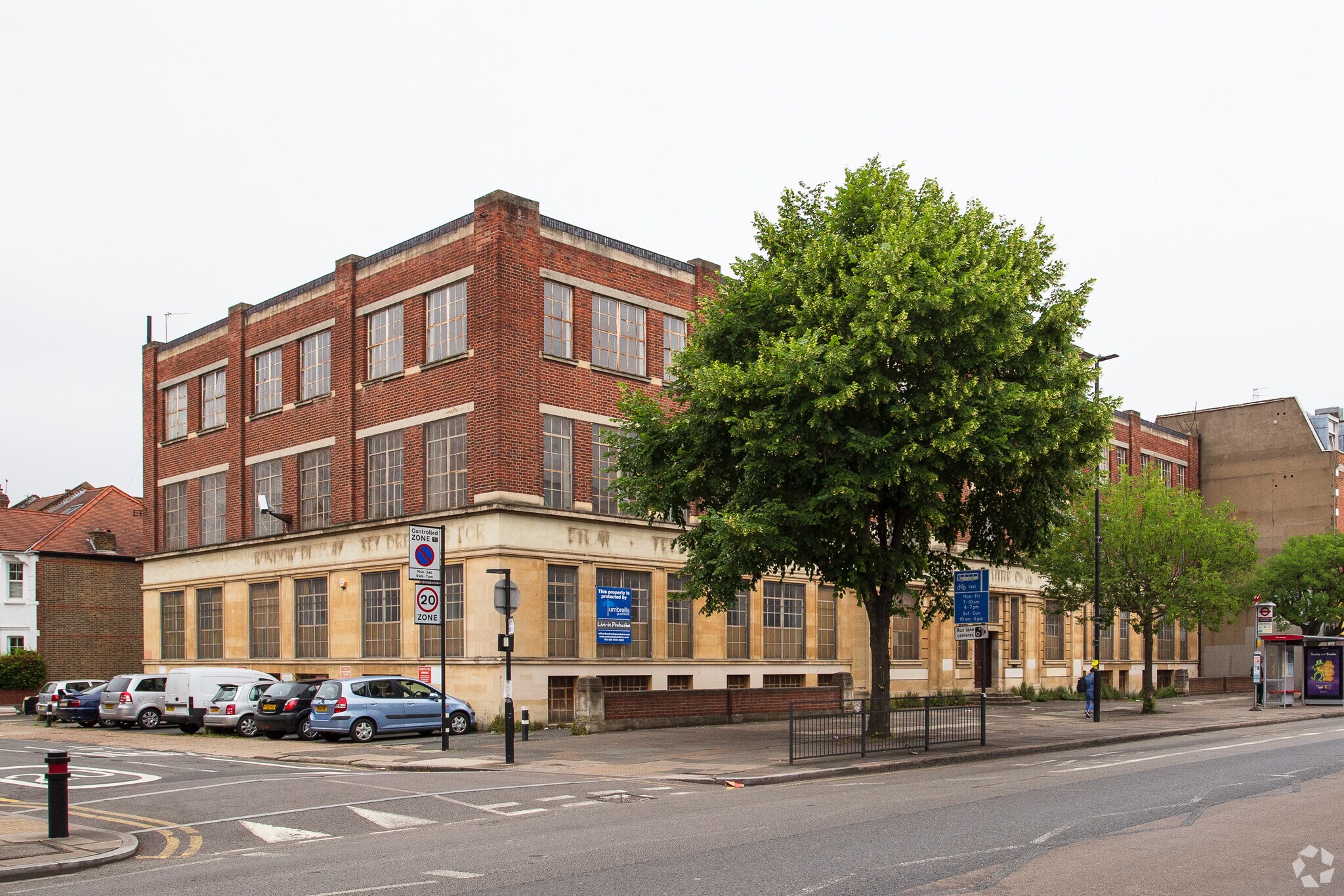 16 The Vale, London, LND for Rent