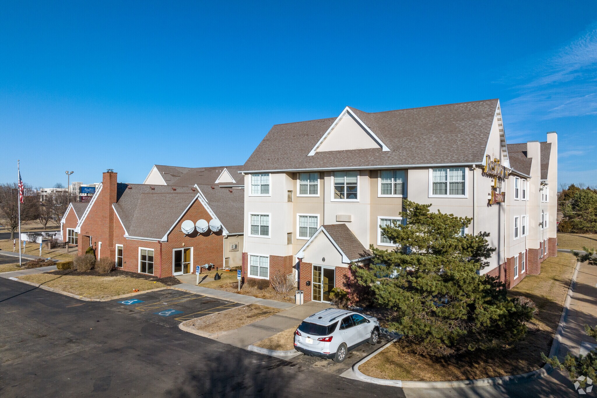 1620 SW Westport Dr Topeka, KS 66604 Hospitality Property for Sale on