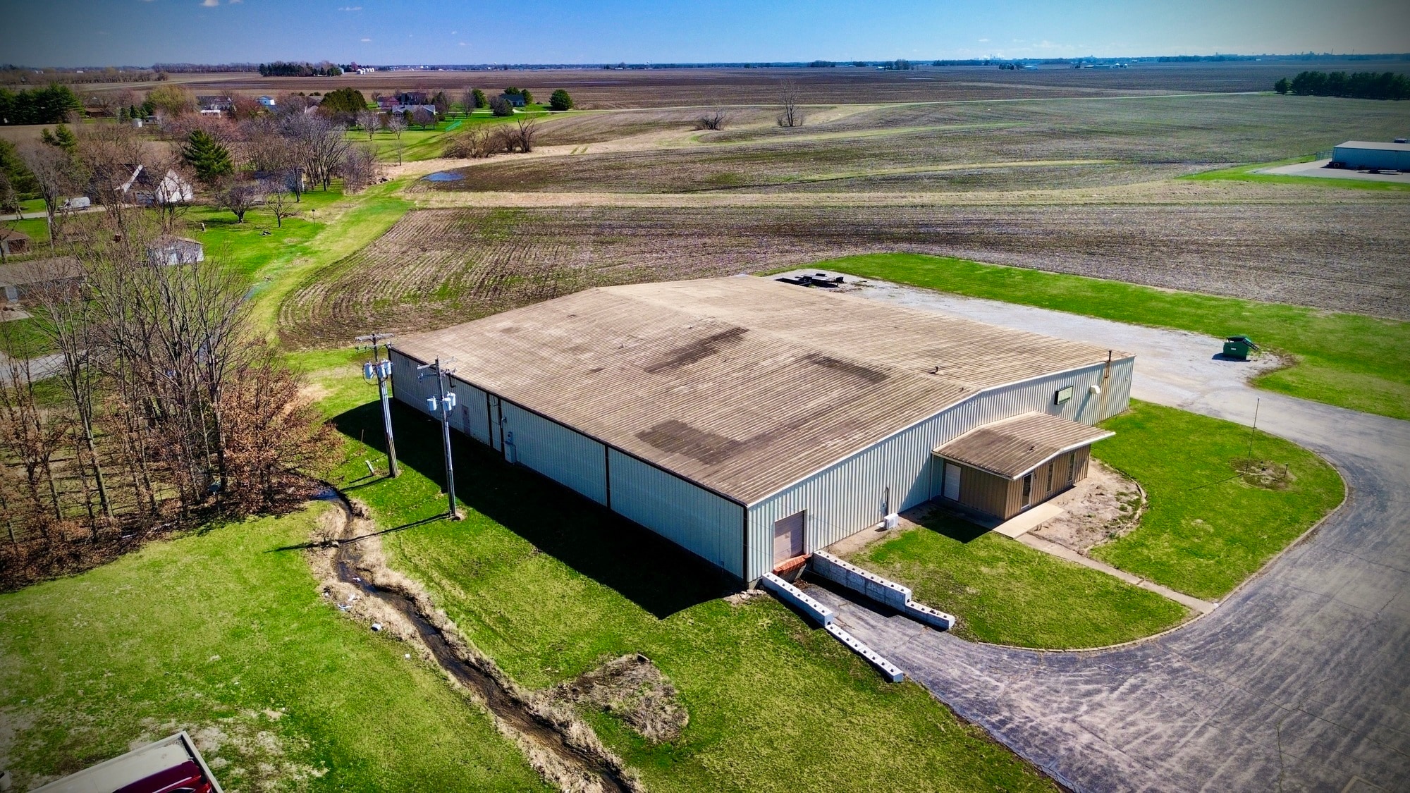 160 N State Highway 121, Warrensburg, IL for Rent