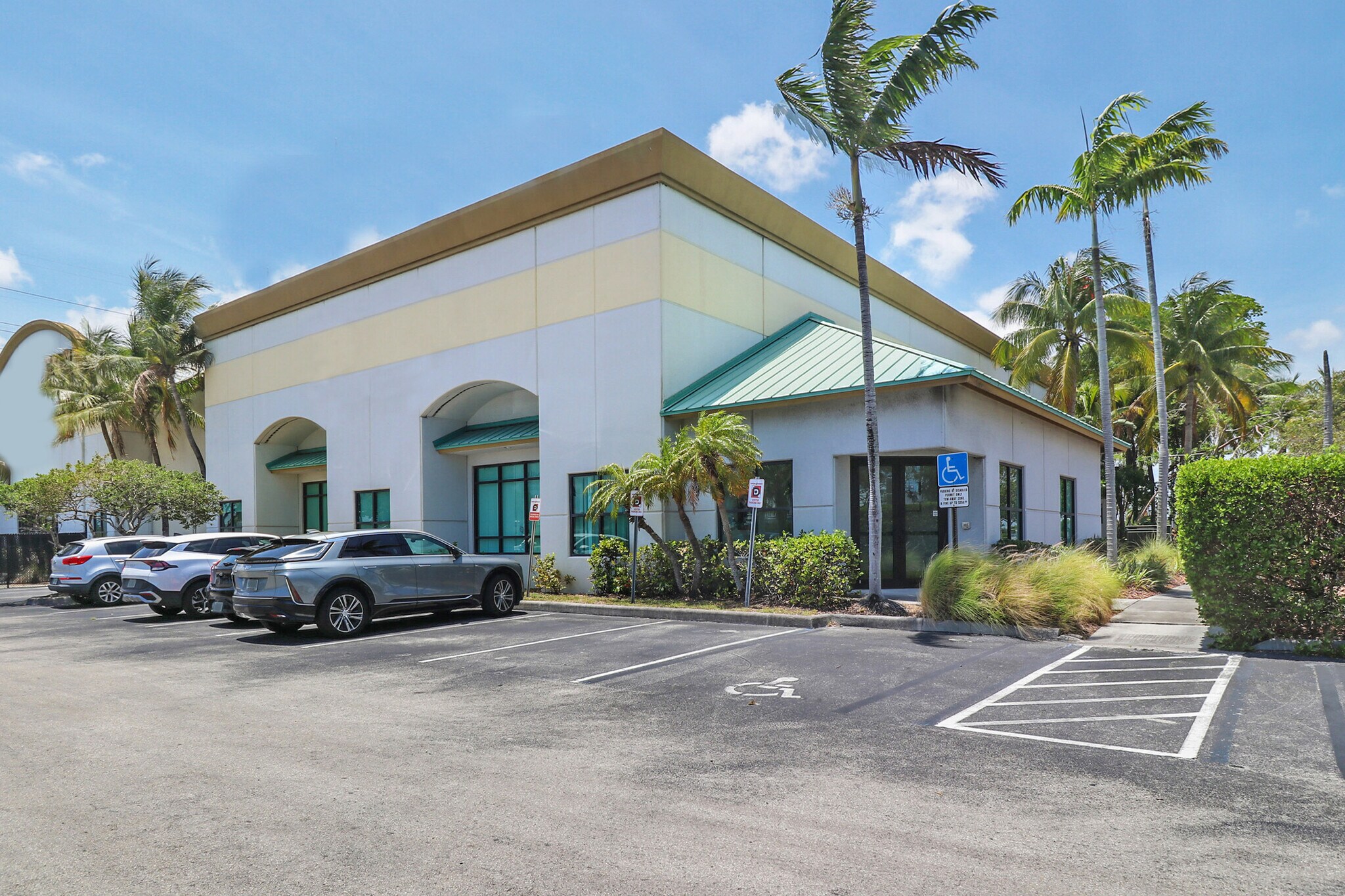 180 Gulf Stream Way, Dania Beach, FL for Rent