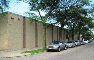 2735-2737 W Fulton St  