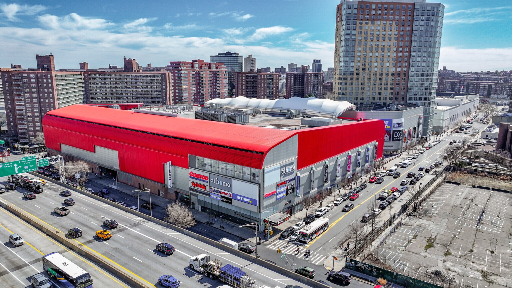 6135 Junction Blvd, Rego Park, NY for Rent