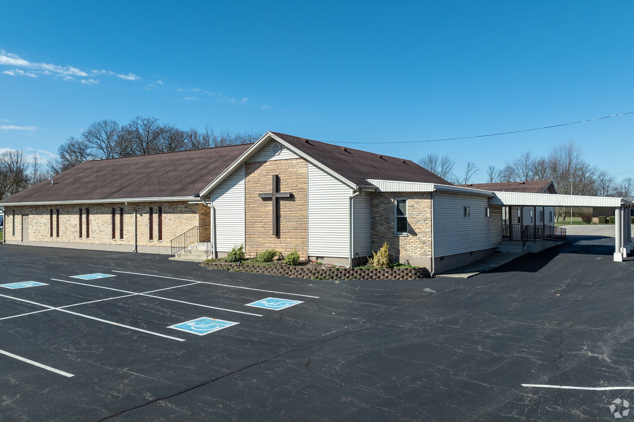 8921 N Dixie Dr, Dayton, OH for Rent