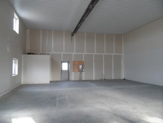 Strathmore, AB Warehouse - 550 Canal Ave