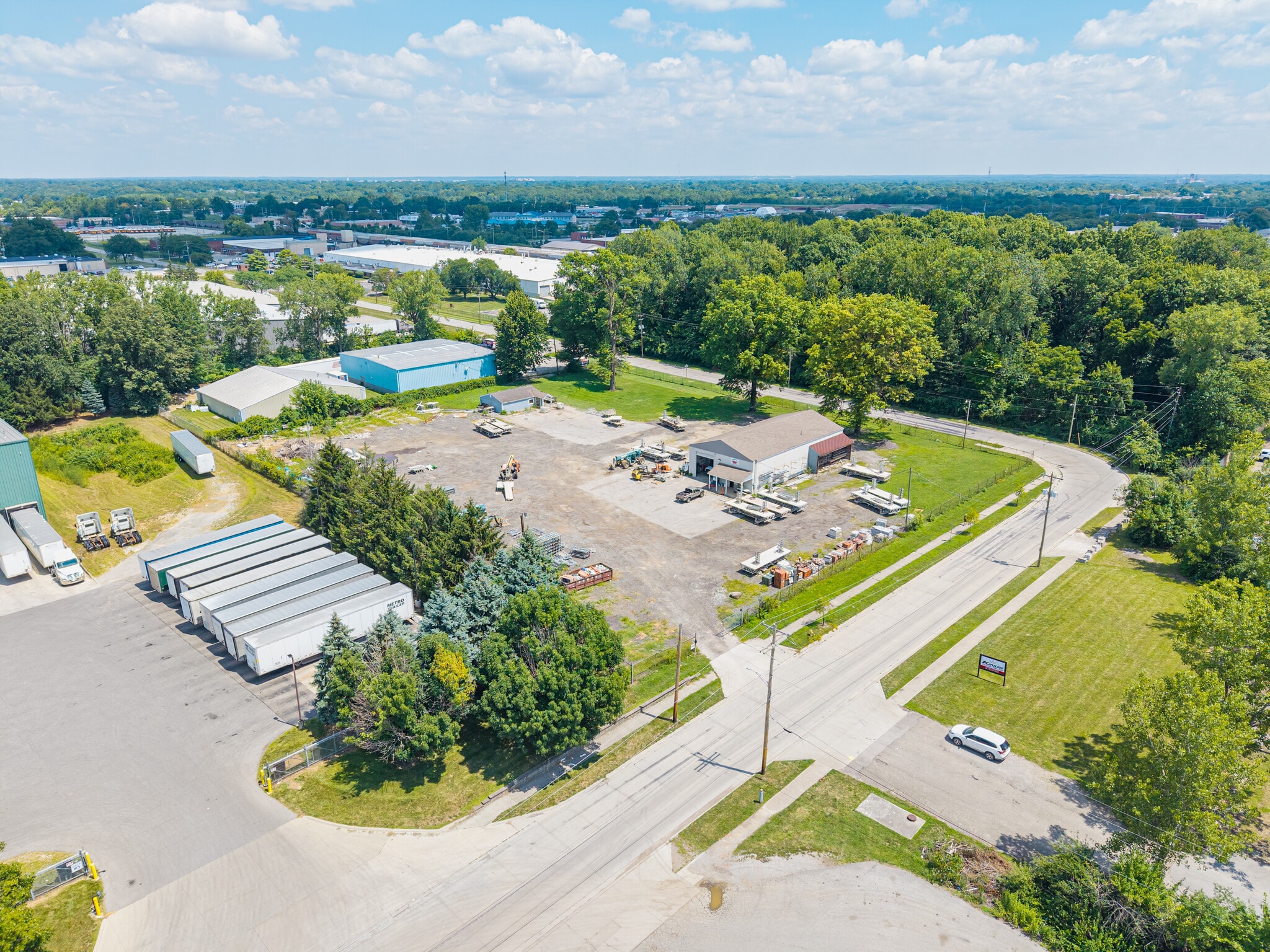 1660 Universal Rd, Columbus, OH for Sale