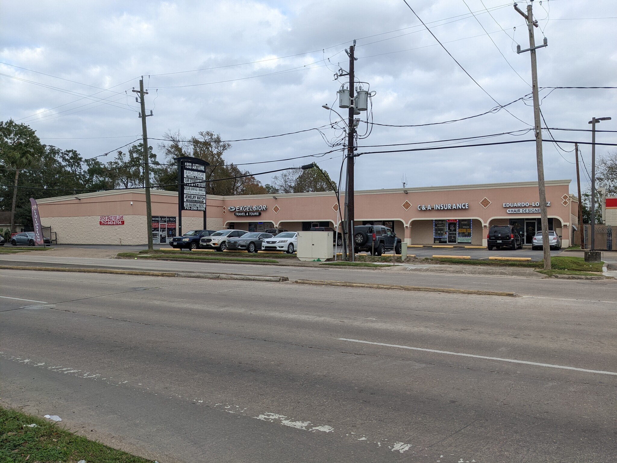 1808 Antoine Dr