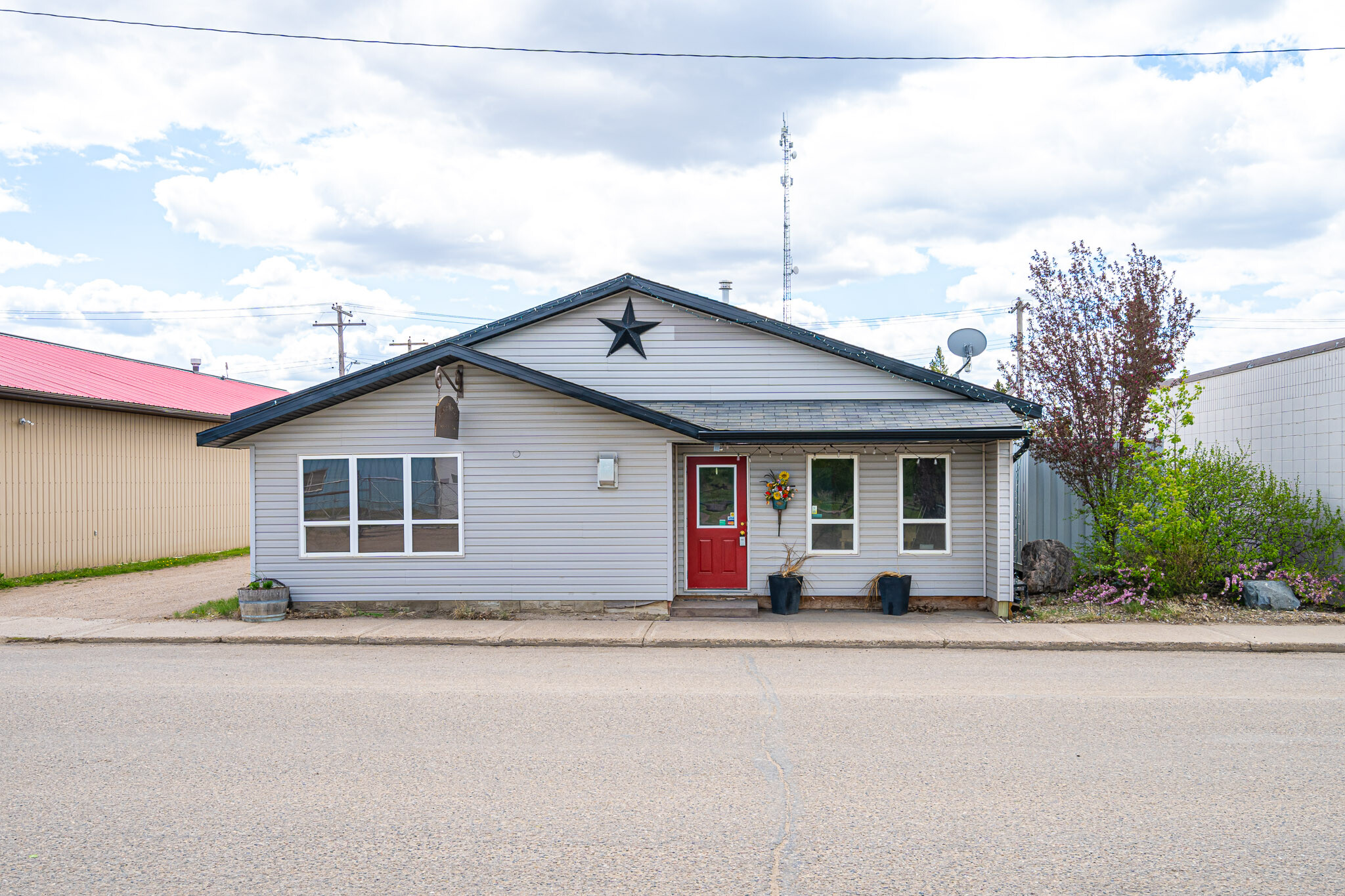 23 Railway Av, Marwayne, AB for Rent