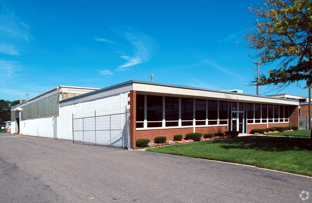 12221 Dixie, Redford, MI for Sale