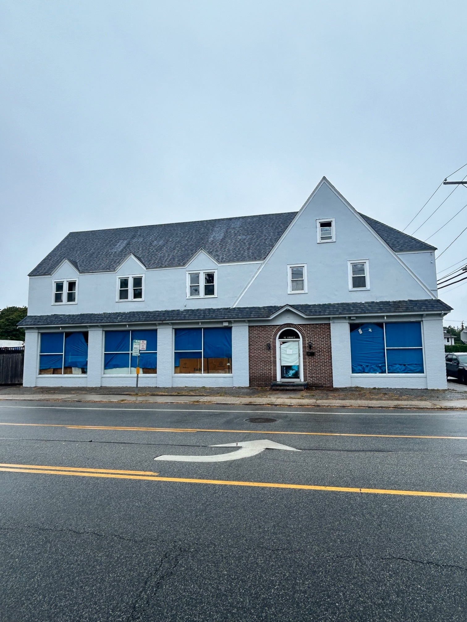 193 W Main St, Bay Shore, NY for Sale